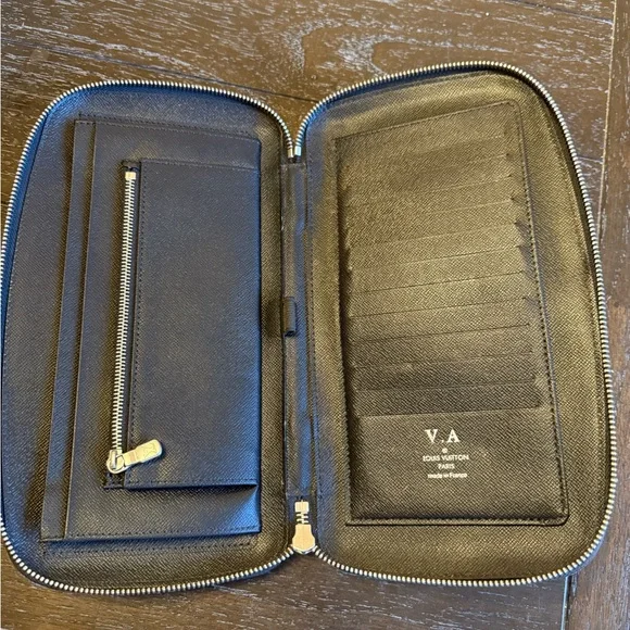Louis Vuitton Gray Clutch - Picture 2 of 5